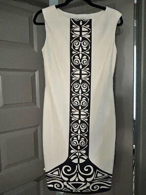 Nine West White Sheath Dress with Black Center Motif